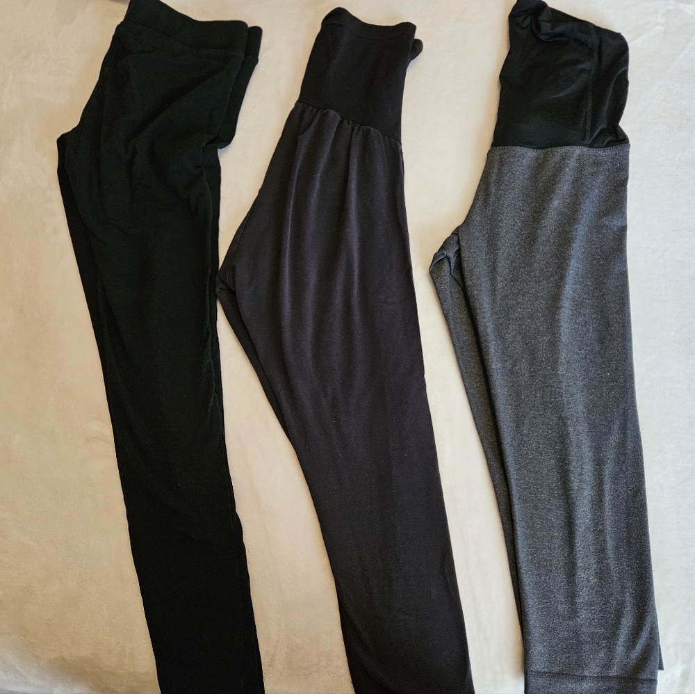 Bundle of 3 Athletic Maternity Pants Size S/M